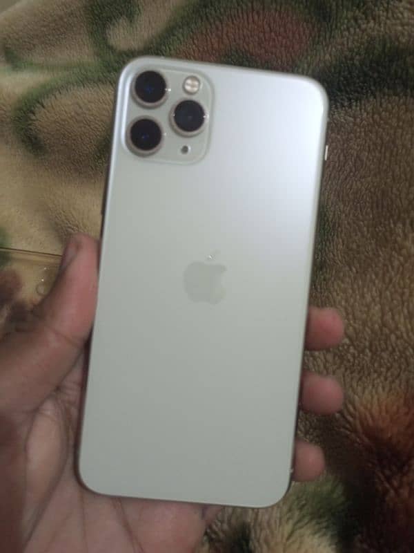 i phone 11 pro white color 1