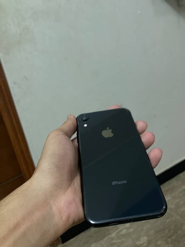 iPHONE XR 1