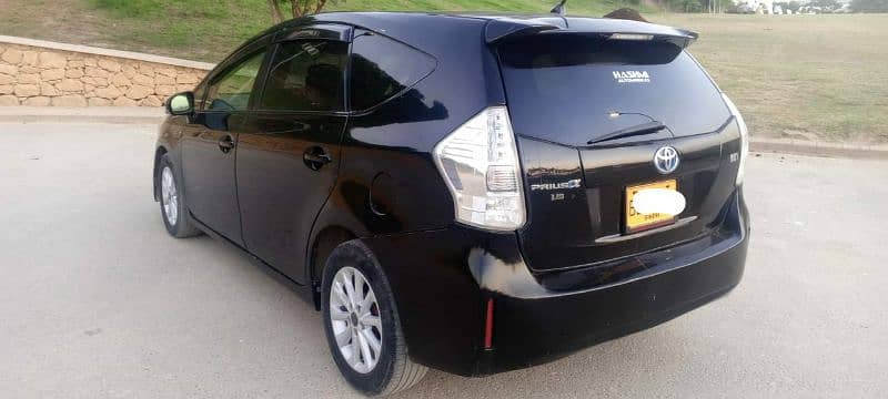 Toyota Prius Alpha Good Condition 3