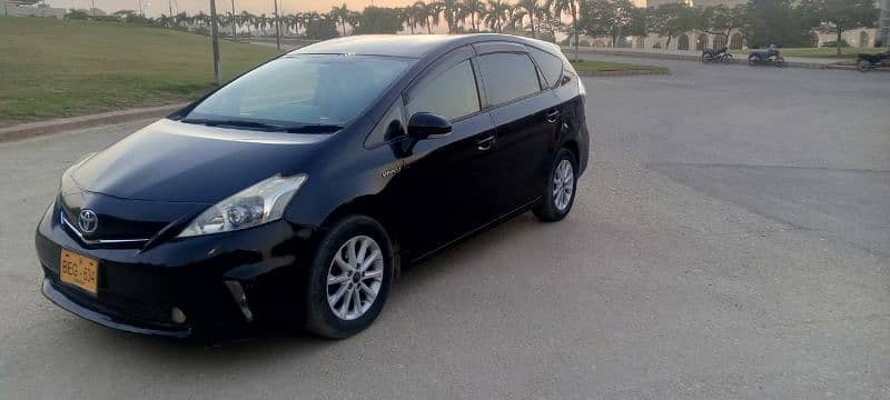 Toyota Prius Alpha Good Condition 4