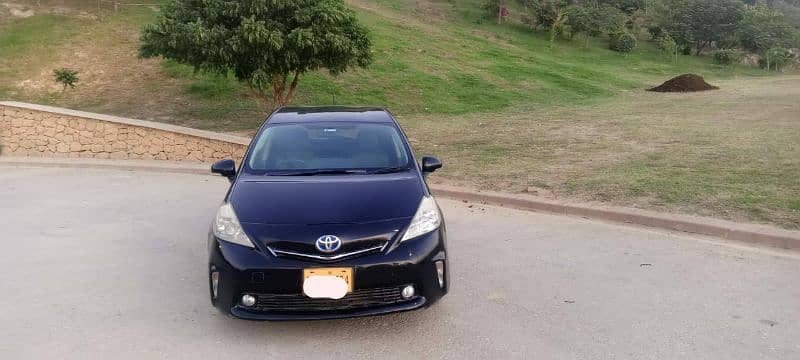 Toyota Prius Alpha Good Condition 5