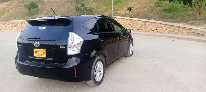 Toyota Prius Alpha Good Condition 6