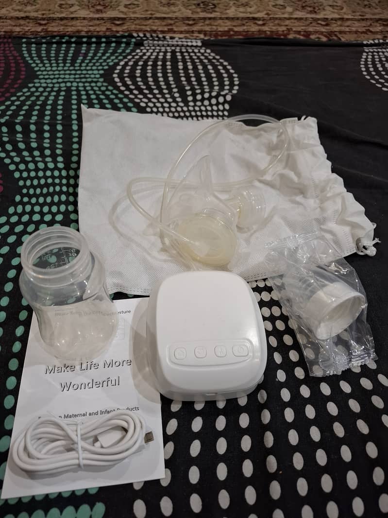 Electric Breast Pump for Sale with two bottles 1