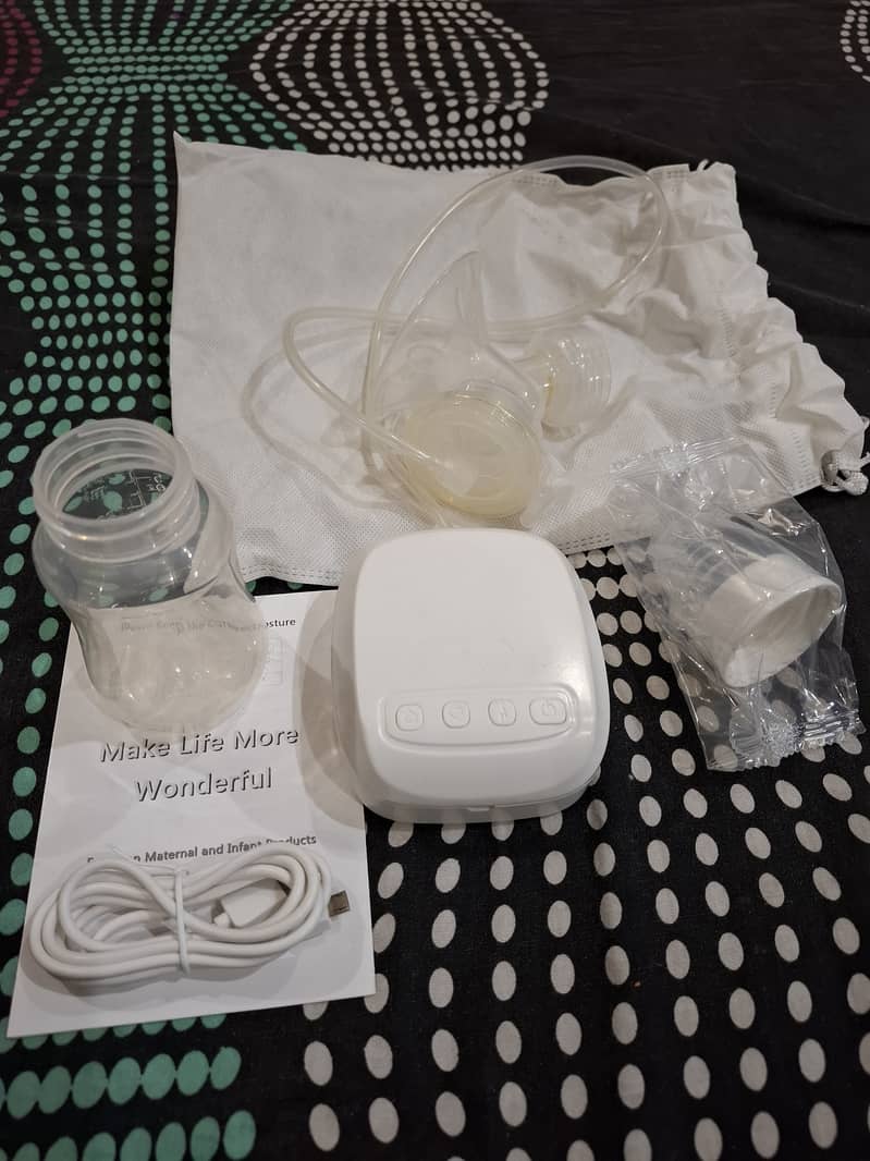 Electric Breast Pump for Sale with two bottles 2