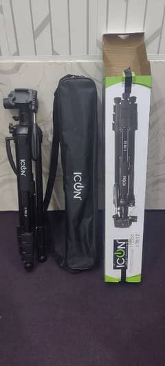 ICON i7812 Professional Tripod