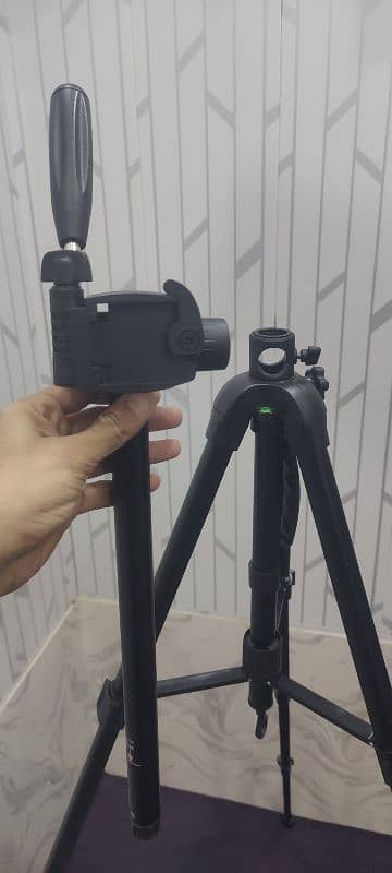 ICON i7812 Professional Tripod 1