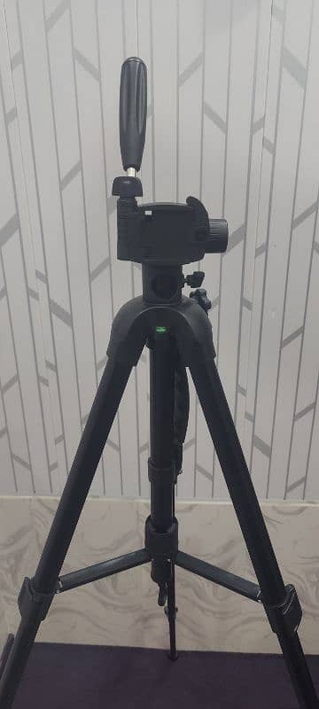 ICON i7812 Professional Tripod 2