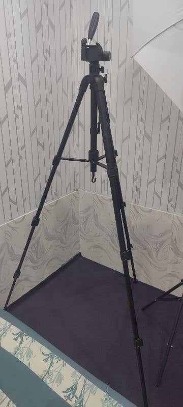 ICON i7812 Professional Tripod 8