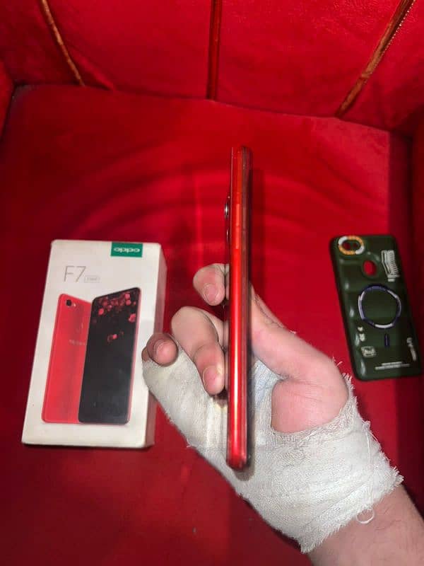 oppo F7 4 64 box 10 by 10 condition home use . . 3