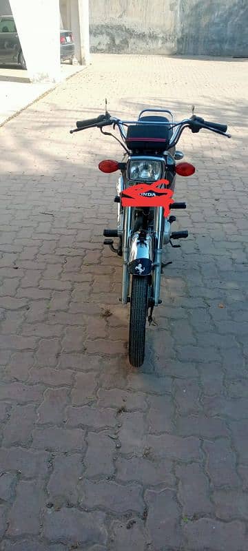 Honda 125 black colour new tyre new chane grarey set 7