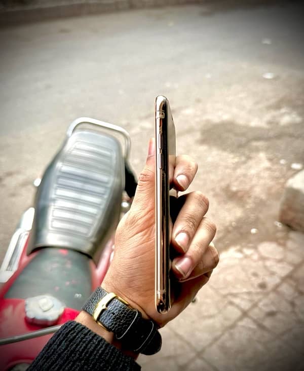 iphone xs condition new 10/10 3