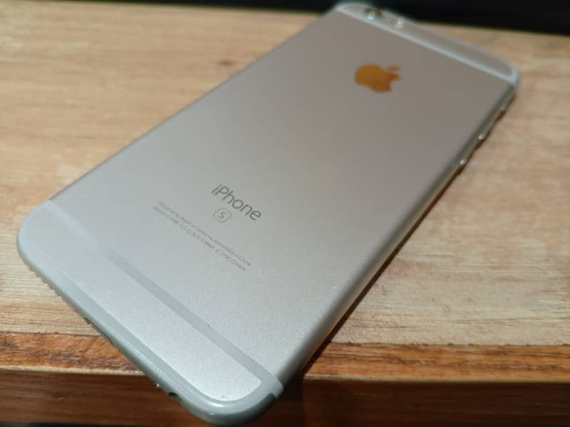 Apple iPhone 6S 2