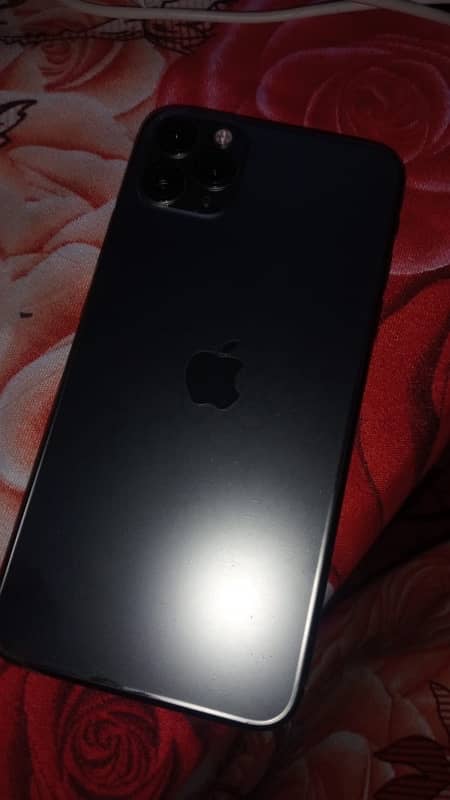 iPhone 11 Pro Max 1