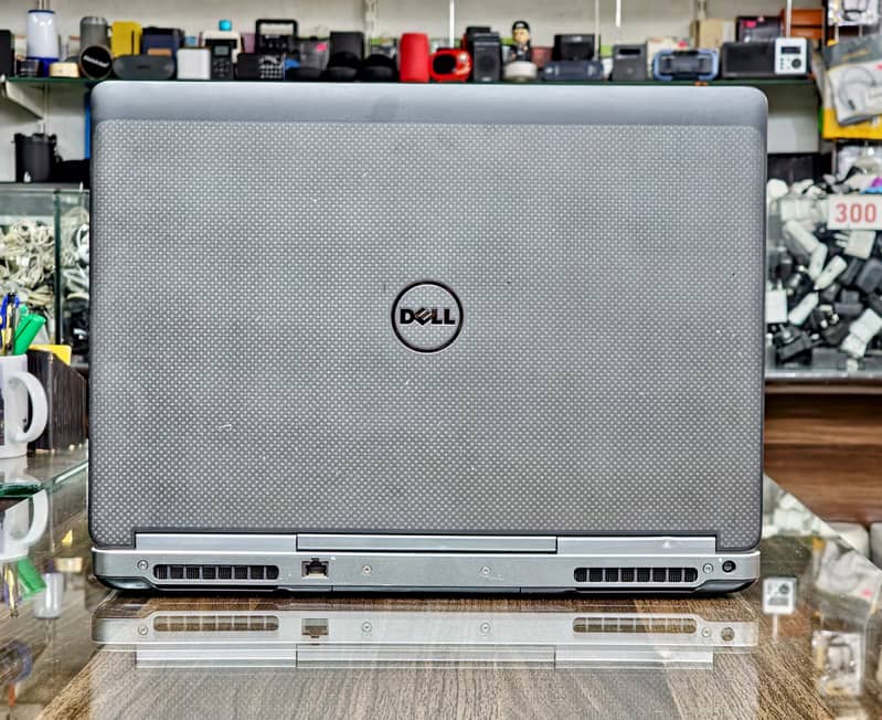 DELL PRECISON 7510 | XEON | WORKSTATION | SSD | GAMING | NVIDIA QUADRO 2