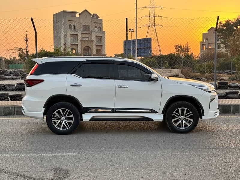 Toyota Fortuner 3