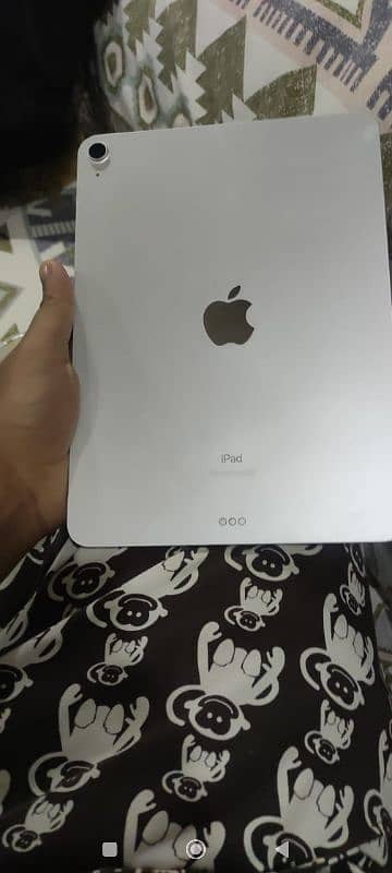 i pad Air 4 all ok condishion box charger avalebal 0