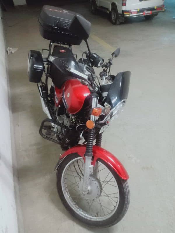 Suzuki GS 150 almost new as very rarely used fully loaded for touring 9