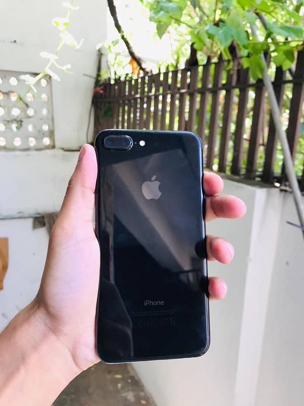 iPhone 7plus with box 0