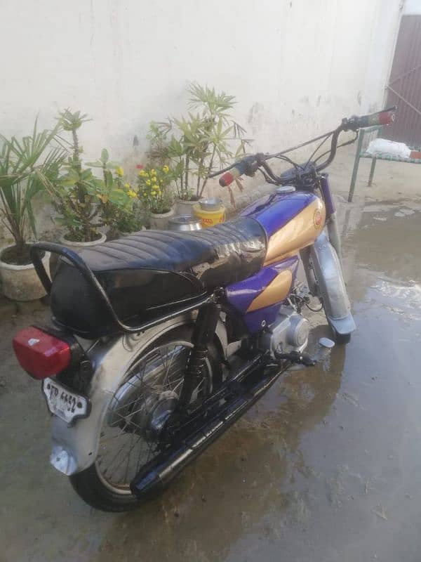 Super Asia bike hy Bhut smooth bs zrorat hy peso ki call 03160945432 1