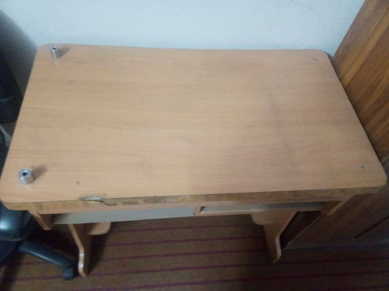 computer table 3