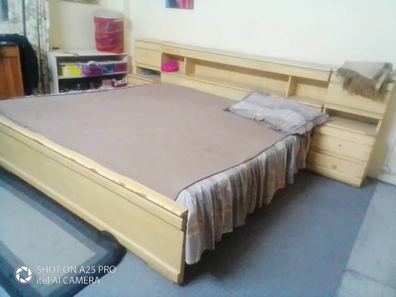 Complete bedroom set with dressing, cupboard 3