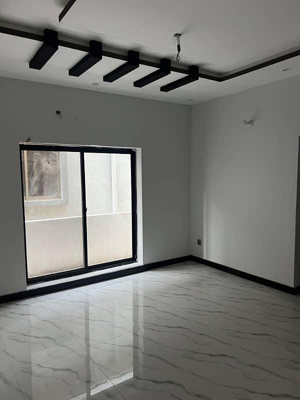 10 MARLA PERFECT LOCATION HOUSE AVAILABLE FOR SALE IN PUNJAB UNIVERSITY - BLOCK D 15