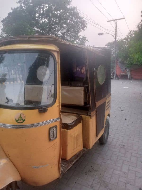 6 seetar Siwa Riksha For Sale in lahore 0