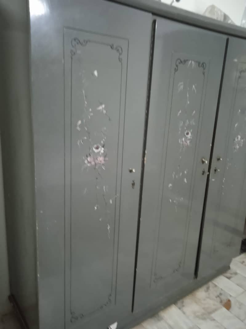 3 Doors Wardrobe/Closet for sale 1