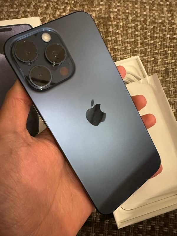 Apple iPhone 15 pro max blue titanium 256gb 2