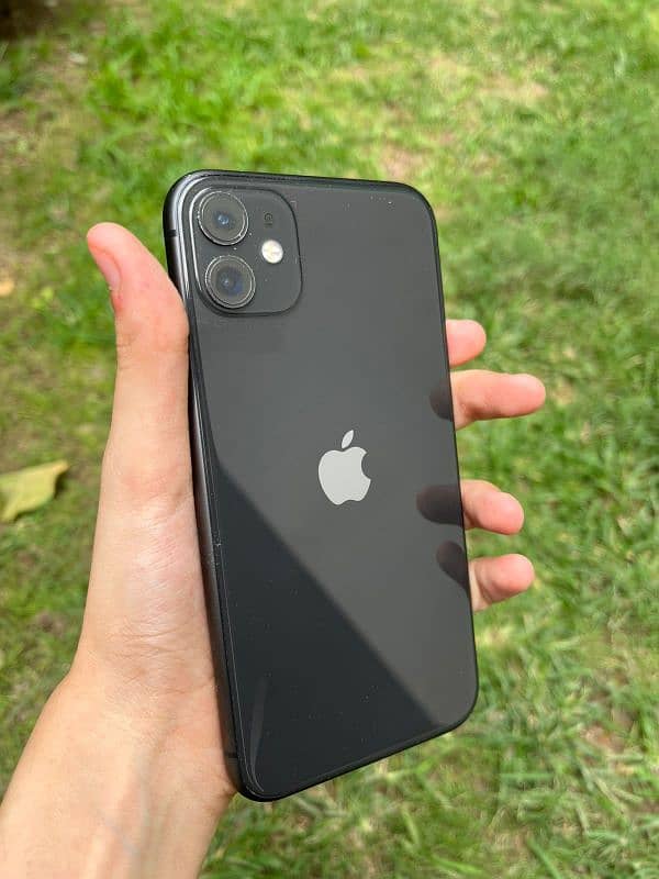 iphone 11 64 GB for sale 0