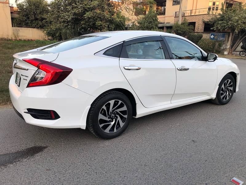 Honda Civic VTi Oriel Prosmatec 2018 11