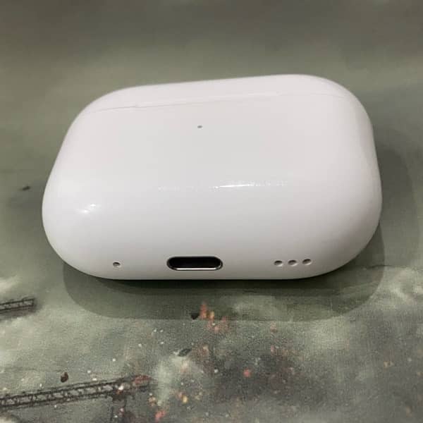 Apple Airpods pro 2nd generation (Type-C) 1