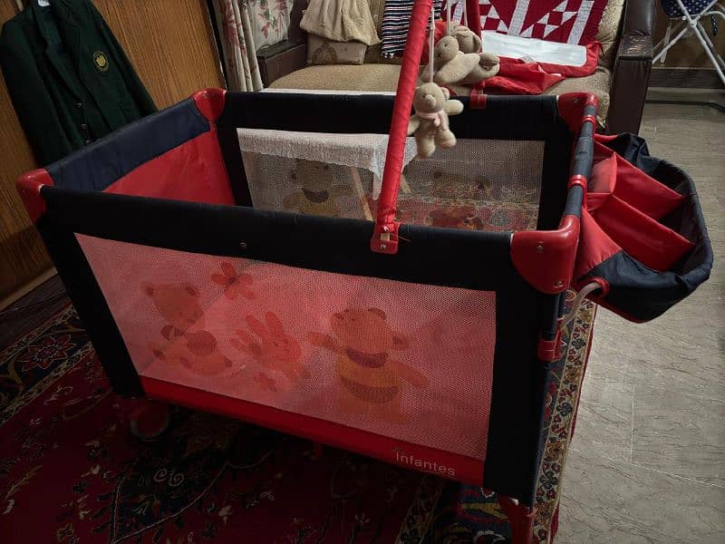 Infante's baby crib 5