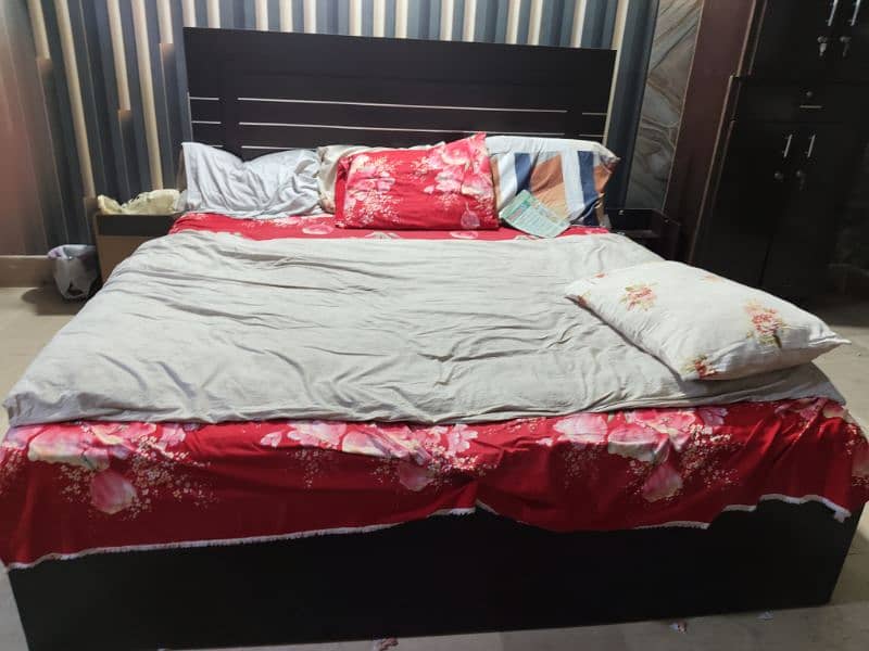 bed king size dressing and mattress 1