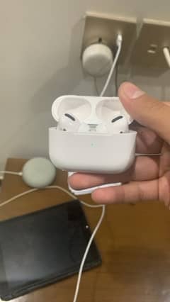 AirPods