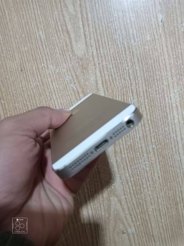 iphone 5s  16GB 4