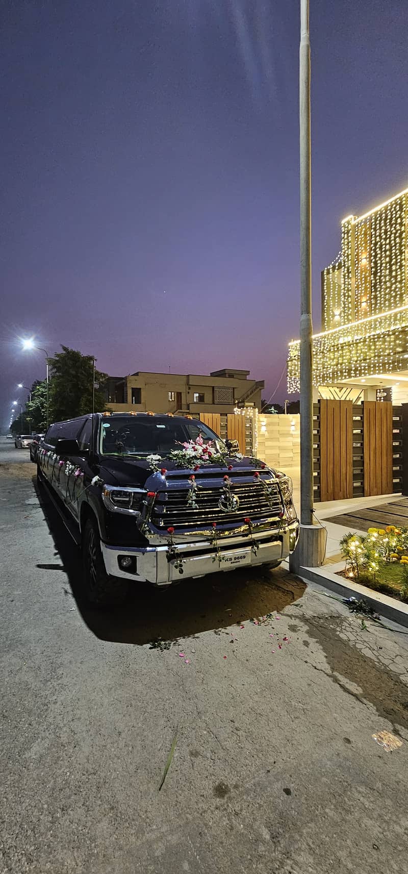 Limousine Cars For Rent Limo Services in Lahore Luxury Cars Rent a Car 9