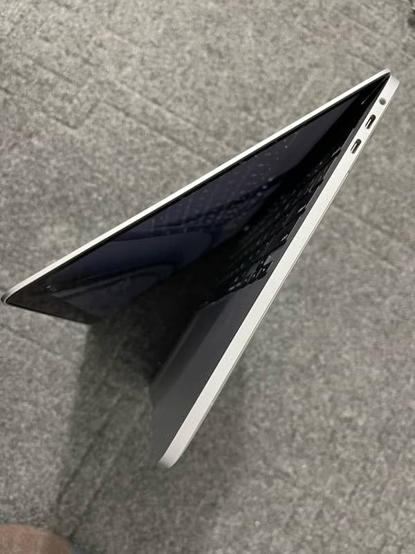 Macbook Pro 2020 16/512 GB 3