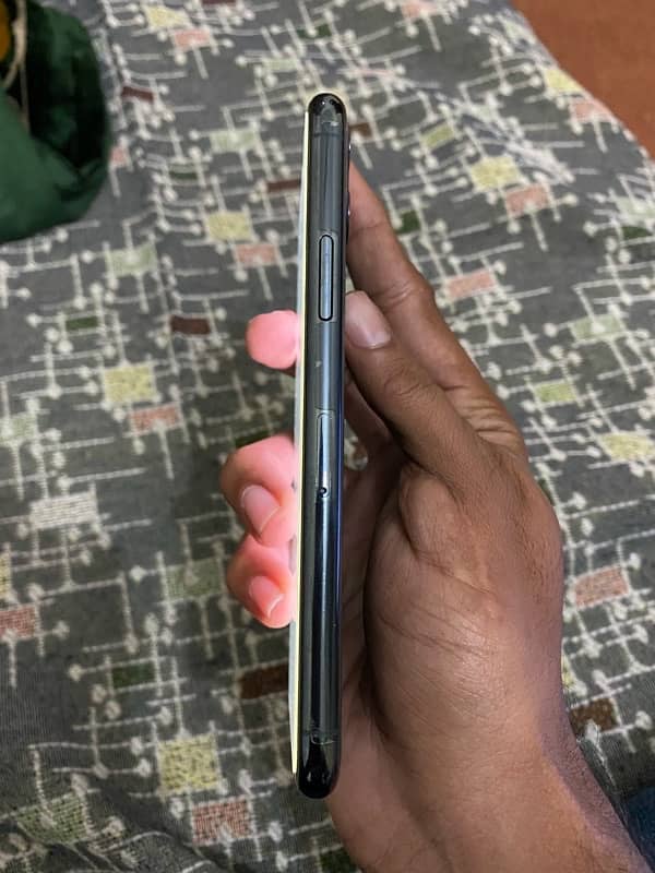 Iphone 11 pro Dual PTA Approved 6