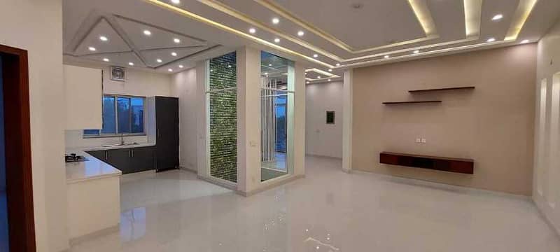 Brand New 10 Marla Luxury House Available For Rent In Talha Block Bahria Town Lahore 6