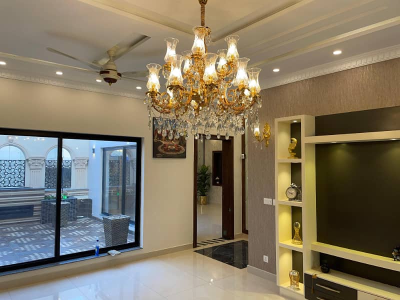 1 Kanal Luxury House Available For Rent in Jasmine Block Bahria Town Lahore 4