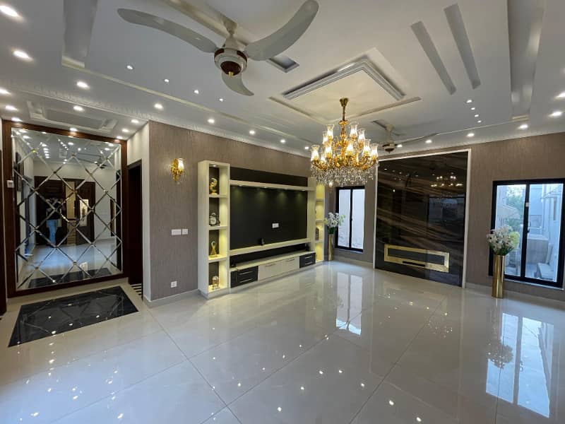 1 Kanal Luxury House Available For Rent in Jasmine Block Bahria Town Lahore 7