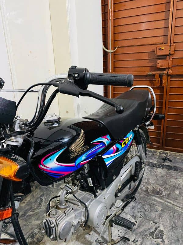 Honda cd 70 in Black color Total Genuine 2