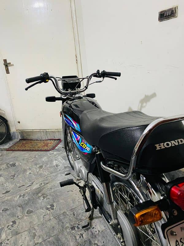 Honda cd 70 in Black color Total Genuine 6