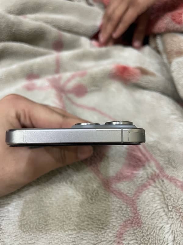 15 pro Max LLA model 256 gb Non PTA for Sale 1