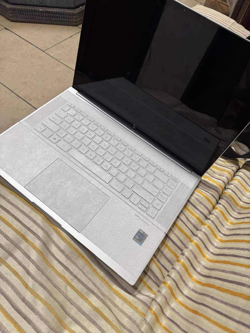 HP Envy 16 Core-i7 12th gen 1