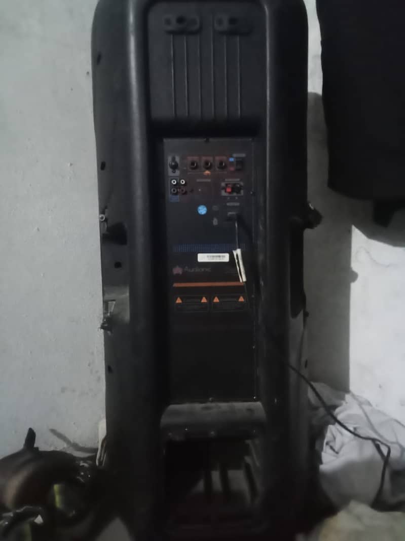 Audionic speakers good condition 2