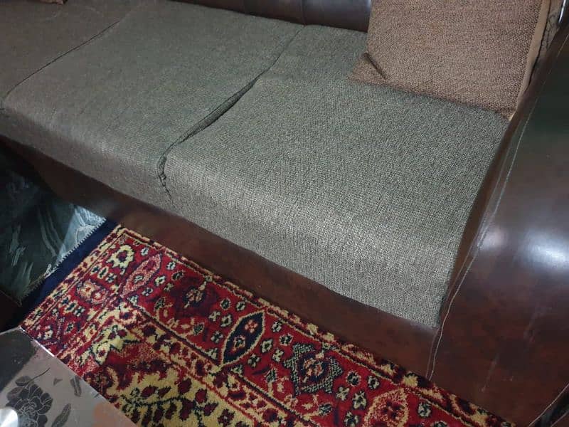 Sofa Set 6 seater. Neat condition. urgent sale. 3