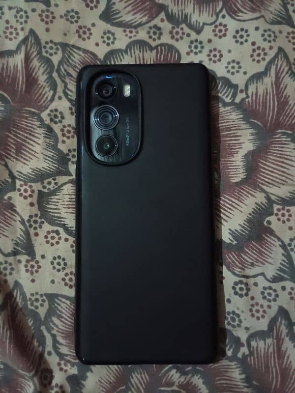 Motorola Edge 30 Pro 1