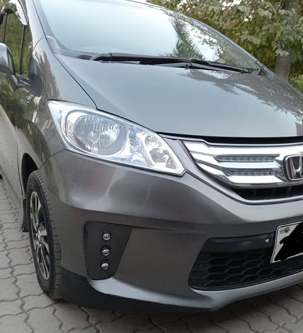 Honda Freed Hybrid 1